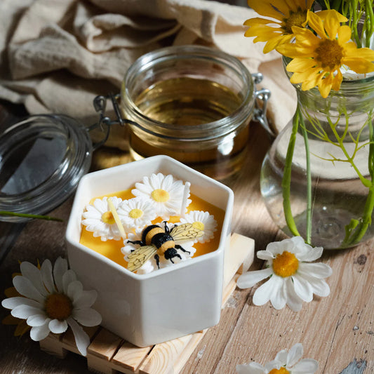 Daisy Beehive Candle