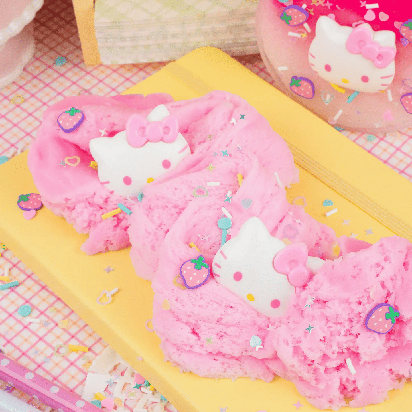 Sanrio® Hello Kitty® Cloud Signature Dome™ Slime
