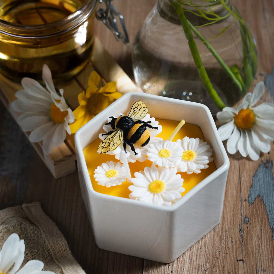 Daisy Beehive Candle